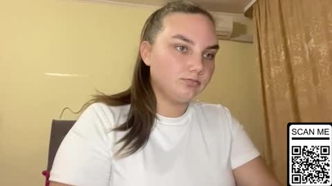 Snapshot of dreamyblushfairy chatting on October 2025 04:51:01 PM Mila online show from October 2025 04:51:01 PM