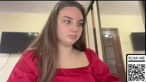 Snapshot of dreamyblushfairy chatting on November 2025 12:05:02 PM Mila online show from November 2025 12:05:02 PM