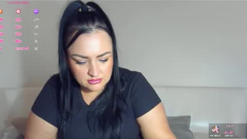 Snapshot of dreamyhousewife1 chatting on October 2025 04:52:02 PM dreamyhousewife1 online show from October 2025 04:52:02 PM