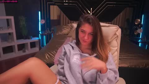 Lina online show from December 2024 11:07:02 AM
