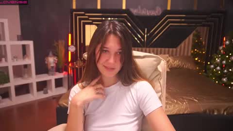 Lina online show from December 2024 10:32:02 AM