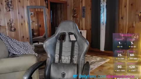 Snapshot of dreamytrance chatting on October 2025 04:26:01 PM DreamyTrance online show from October 2025 04:26:01 PM