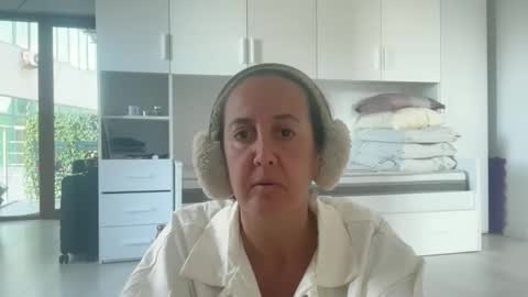 Snapshot of drresa chatting on October 2025 11:20:02 AM Dr. Resa online show from October 2025 11:20:02 AM