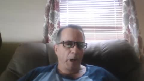 Snapshot of drthick1224 chatting on October 2025 06:05:01 PM drthick1224 online show from October 2025 06:05:01 PM