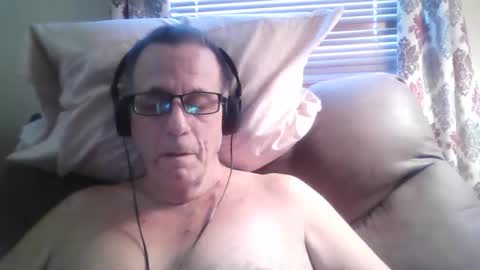 Snapshot of drthick1224 chatting on October 2025 07:03:02 PM drthick1224 online show from October 2025 07:03:02 PM