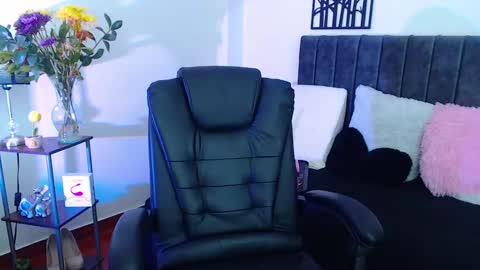 Charlotte online show from February 2025 05:42:02 AM