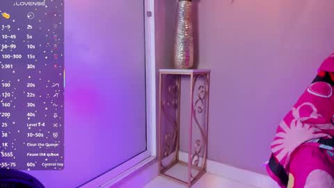 dulce__fiore07 online show from September 2025 12:28:02 PM