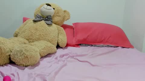 Dulce  online show from December 2024 04:20:02 PM