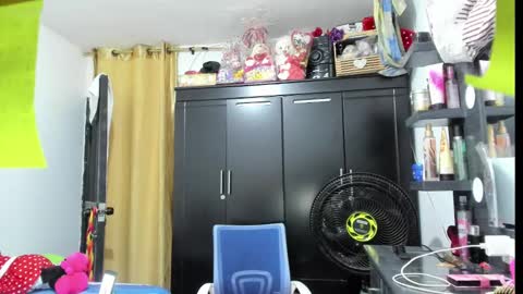 Dulce  online show from January 2025 04:12:01 AM
