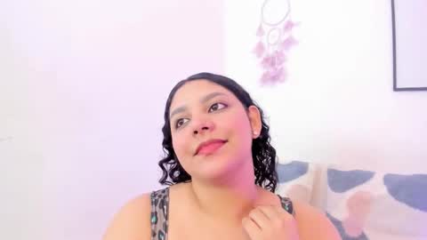 Dulce online show from October 2025 07:42:02 PM