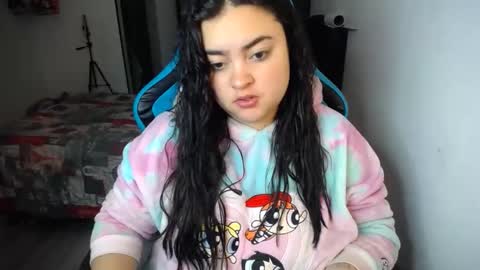 Nicole   online show from September 2025 05:40:01 AM