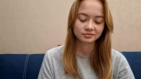Alisa online show from September 2025 04:08:01 PM