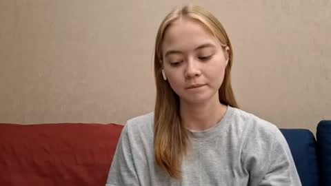 Alisa online show from September 2025 03:14:01 PM