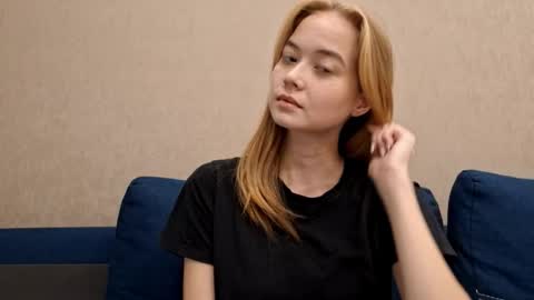 Alisa online show from September 2025 04:11:01 PM