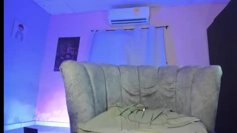 Dustin online show from October 2025 07:24:01 PM