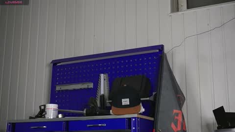 Dustyn online show from October 2025 04:42:01 PM