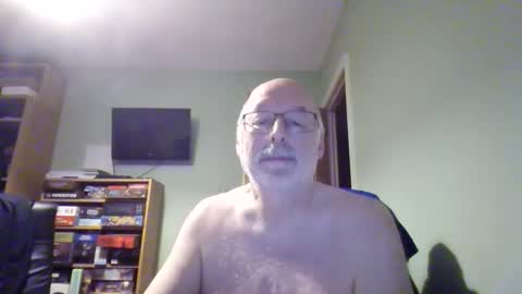 Snapshot of dutchunclejohn chatting on November 2025 04:28:01 PM DutchUncleJohn online show from November 2025 04:28:01 PM