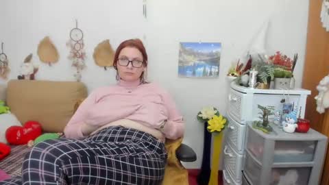 Snapshot of dyannelovee chatting on February 2025 02:06:02 PM Dyanne online show from February 2025 02:06:02 PM