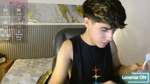 dyla_n18_ online show from November 2025 07:56:02 PM