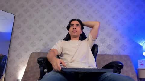 Snapshot of dylan_cross_ chatting on September 2025 11:23:02 AM Dylan online show from September 2025 11:23:02 AM