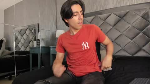 Snapshot of dylan_cross_ chatting on September 2025 11:25:01 AM Dylan online show from September 2025 11:25:01 AM