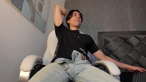 Snapshot of dylan_cross_ chatting on September 2025 11:14:01 AM Dylan online show from September 2025 11:14:01 AM