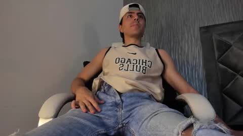 Snapshot of dylan_cross_ chatting on October 2025 11:21:02 AM Dylan online show from October 2025 11:21:02 AM