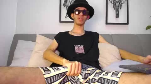 dylan_scotts online show from October 2025 09:50:02 PM