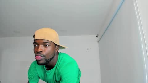 Snapshot of dylantaylor_1 chatting on February 2025 03:39:02 AM Dylan Taylor online show from February 2025 03:39:02 AM