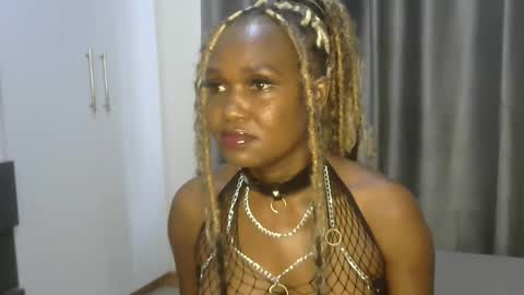 east_queen online show from February 2025 02:56:02 PM