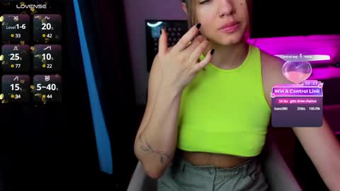 Snapshot of easy_heasy chatting on January 2025 03:12:02 AM online show from January 2025 03:12:02 AM