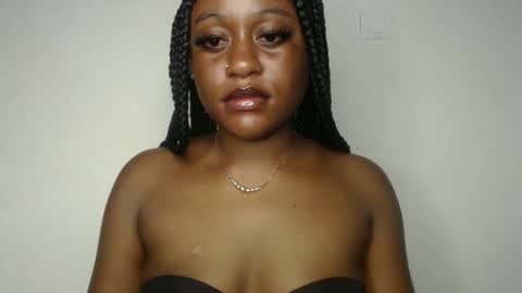 Ella online show from September 2025 07:36:01 PM