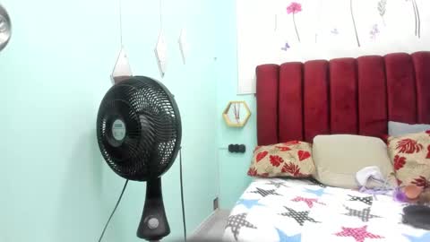 Snapshot of ebony_hot_25 chatting on October 2025 11:39:02 PM ebony_hot_25 online show from October 2025 11:39:02 PM