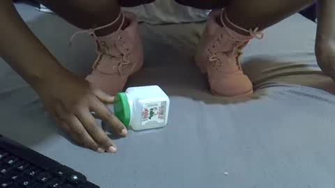 Snapshot of ebony_maria chatting on October 2025 08:04:01 AM ebony_maria online show from October 2025 08:04:01 AM