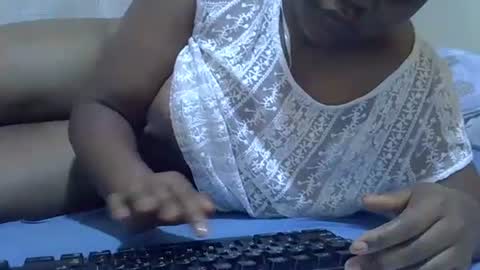 Snapshot of ebony_maria chatting on November 2025 08:48:01 AM ebony_maria online show from November 2025 08:48:01 AM