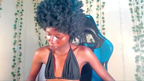 Snapshot of ebony_petite02 chatting on December 2024 12:16:02 PM ebony_petite02 online show from December 2024 12:16:02 PM