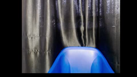 Snapshot of ebony_queenx chatting on November 2025 01:21:02 PM Queen online show from November 2025 01:21:02 PM