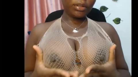Snapshot of ebony_sexy_queen chatting on November 2025 06:56:02 AM Racheal online show from November 2025 06:56:02 AM