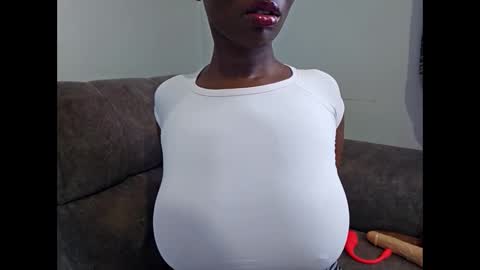 Ebony Melanie online show from November 2025 11:55:02 AM