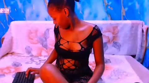 Snapshot of ebonypretty4u chatting on October 2025 05:13:01 PM ebonypretty4u online show from October 2025 05:13:01 PM