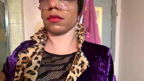SissyDior online show from November 2025 07:34:02 AM