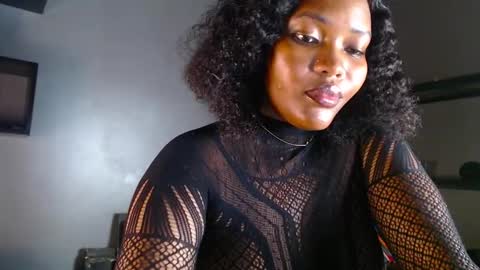 Smilz online show from October 2025 08:04:01 PM