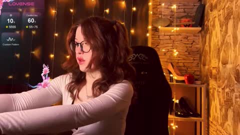 Friendly neighbourhoud redhead  online show from September 2025 11:50:01 PM