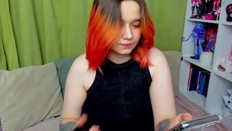 Snapshot of edna_dana chatting on November 2025 07:01:02 PM Edna online show from November 2025 07:01:02 PM