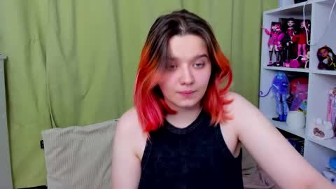 Snapshot of edna_dana chatting on November 2025 06:52:01 PM Edna online show from November 2025 06:52:01 PM