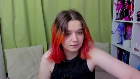 Snapshot of edna_dana chatting on November 2025 08:33:02 PM Edna online show from November 2025 08:33:02 PM