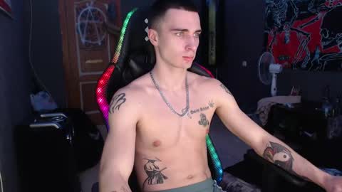 Snapshot of eduard_loveee chatting on December 2024 04:32:02 PM Eduar online show from December 2024 04:32:02 PM