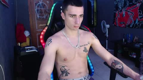 Snapshot of eduard_loveee chatting on December 2024 04:36:01 PM Eduar online show from December 2024 04:36:01 PM