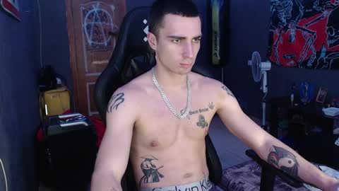 Snapshot of eduard_loveee chatting on December 2024 05:29:01 PM Eduar online show from December 2024 05:29:01 PM