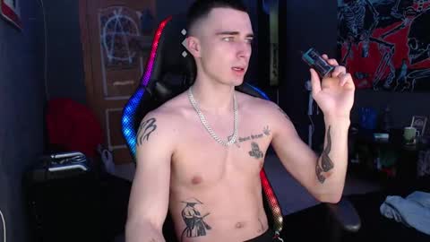 Snapshot of eduard_loveee chatting on December 2024 12:12:02 PM Eduar online show from December 2024 12:12:02 PM